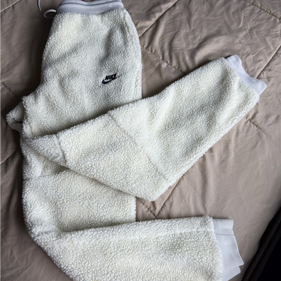 Nike Tech Men's Tech Icon Sherpa Joggers Pants Cream Men’s Size M